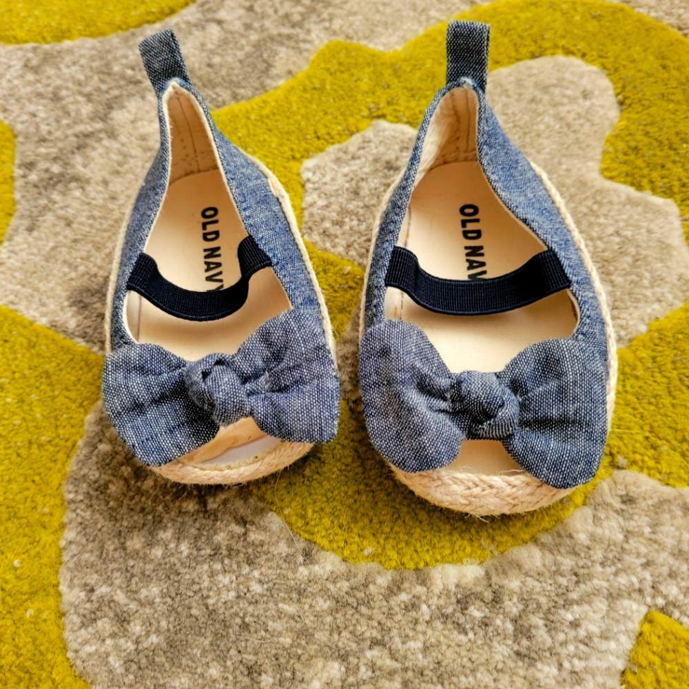 Old navy 0-3 open toe baby shoe